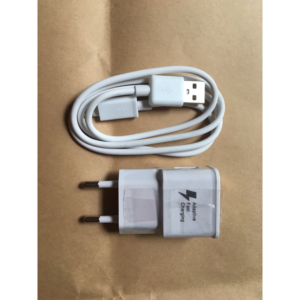 Bộ sạc tia sấm sét cho điện thoại samsung, lumia, v.vv. chui dẹp androi