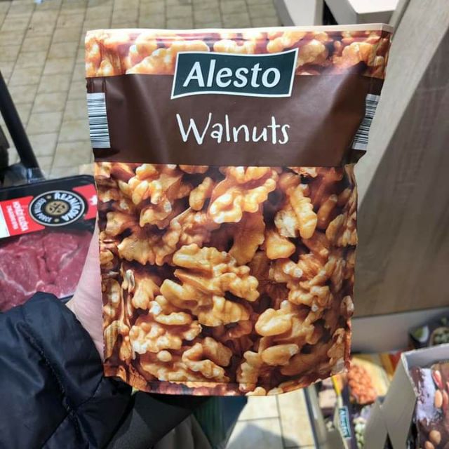 Hạt óc chó alesto