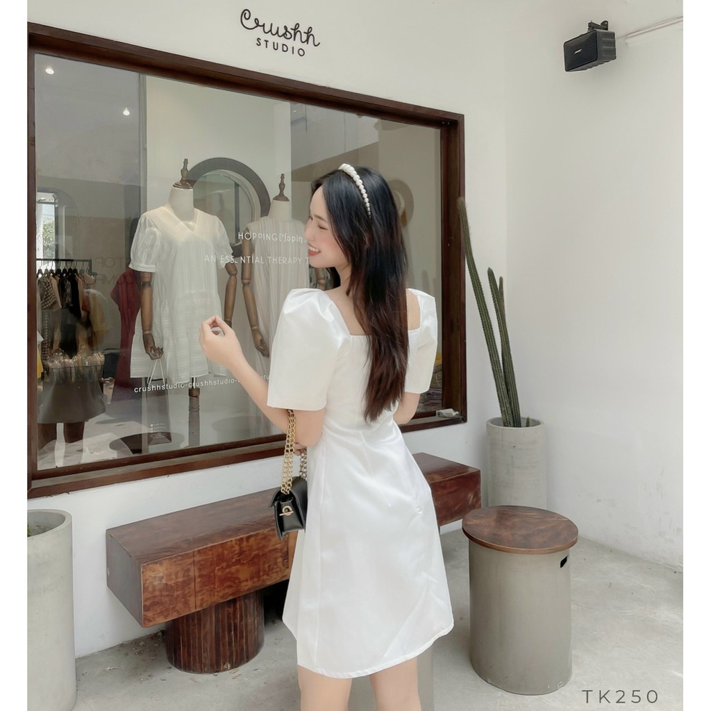 Đầm cổ vuông tay phồng nơ ngực kiểu bảng to