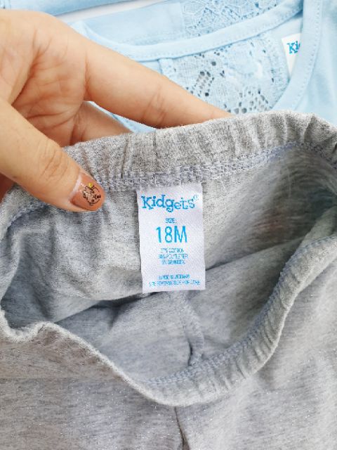 Bộ bé gái Kidgets hình cây kem viền ren dọc theo lưng