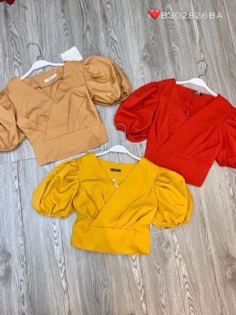 [Mã WASTUP giảm 10% tối đa 30K đơn 99K] Áo kiểu croptop vạt chéo cổ V | BigBuy360 - bigbuy360.vn