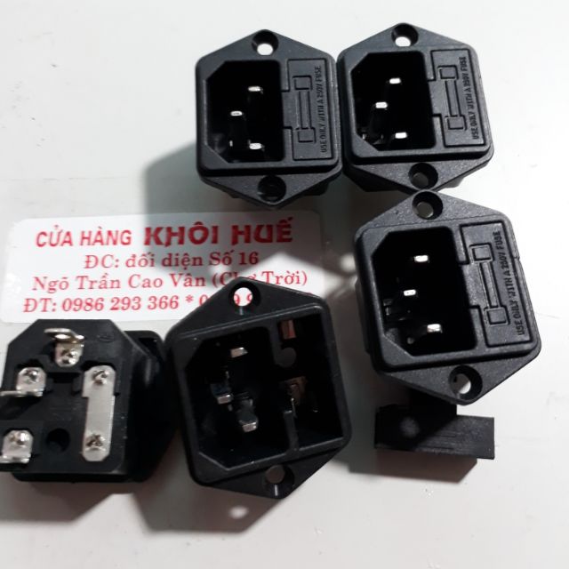 Combo 5 sản phẩm ổ AC 3 chân có cầu chì. 30k
