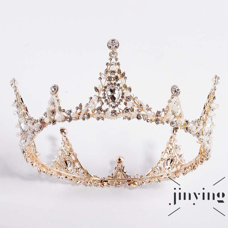 Vương miện đính đá sang trọng