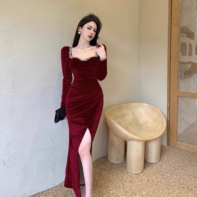 Váy đầm NHUNG body dáng dài, tay dài, cổ ĐÍNH ĐÁ chữ u, tay bồng Hàng Quảng Châu v37263n