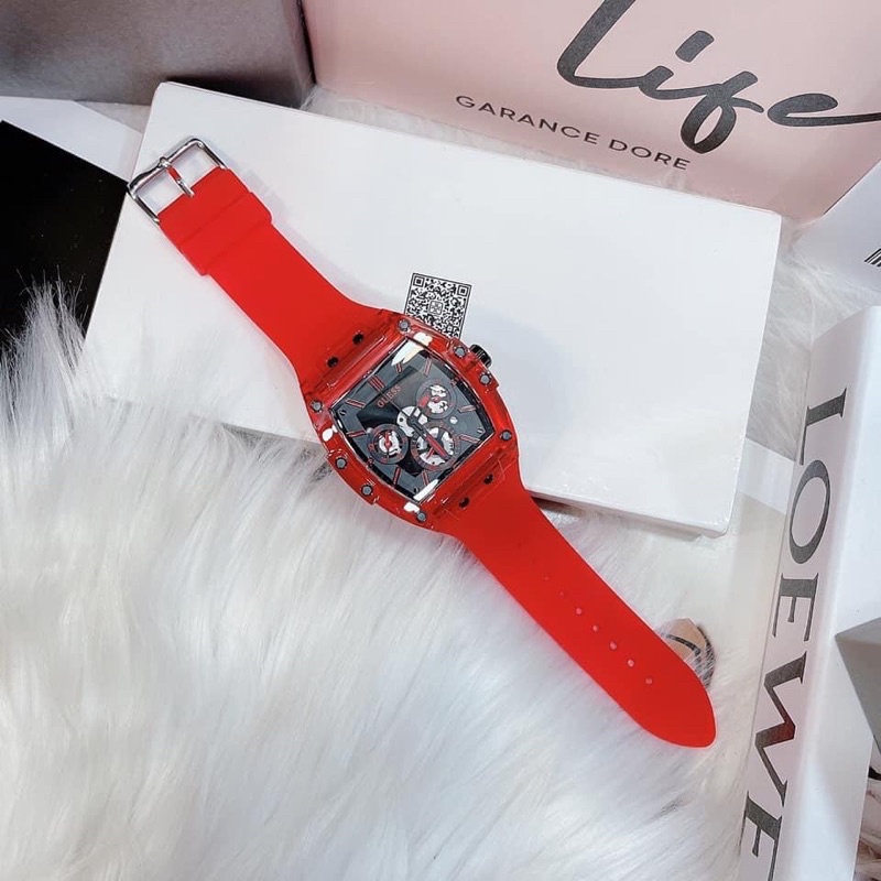 Đồng hồ unisex GUESS silicone size 43x51mm New Version của hãng, ôm tay ko hề to cho cả nam và nữ