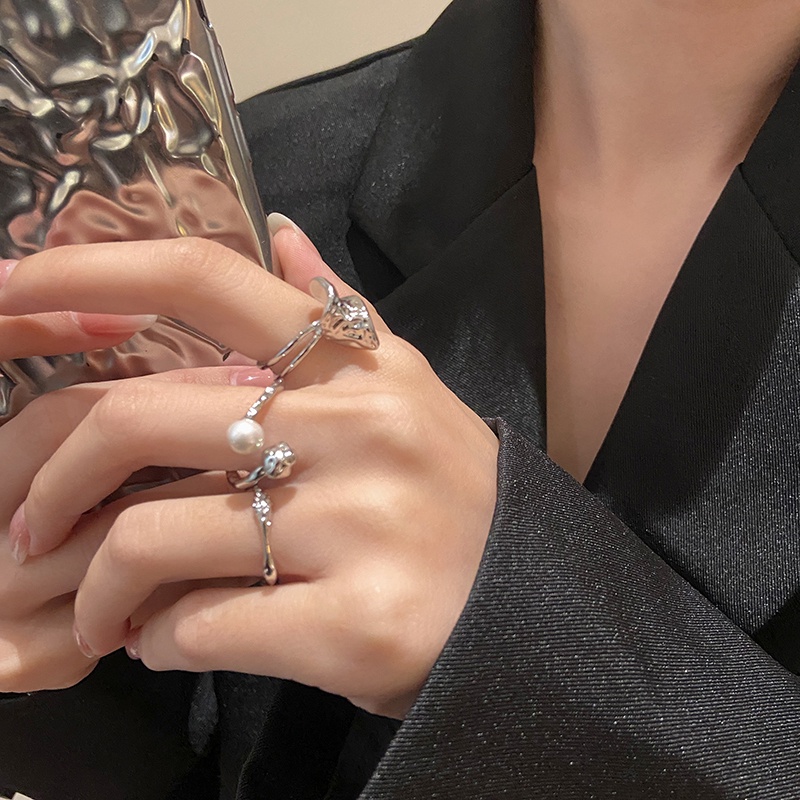 Nhẫn Thiết Kế Không Đều Sang Trọng Thời Trang