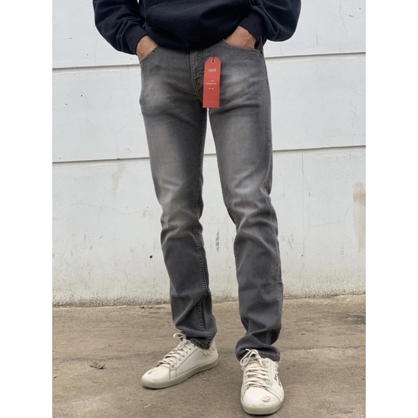 Quần bò Levis co giãn