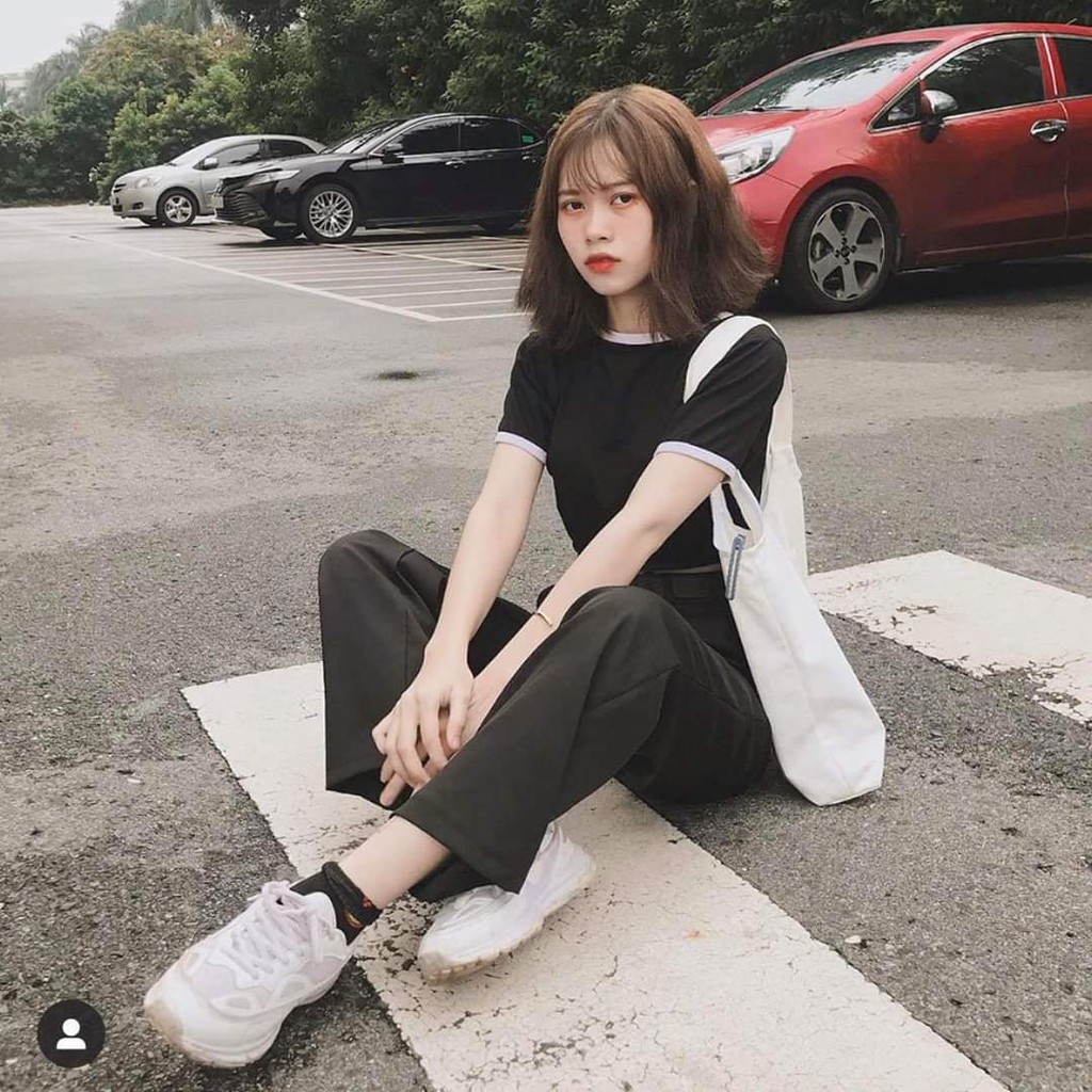 Áo Croptop bozip Viền tay ngắn bo 2 màu đen trắng đẹp thời trang | BigBuy360 - bigbuy360.vn