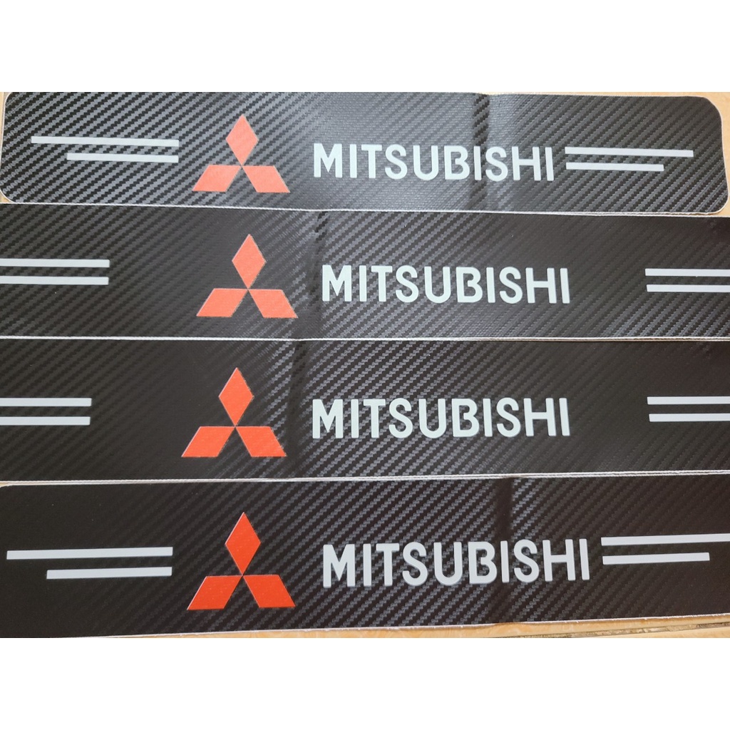 Bộ 4 Miếng dán chống xước bậc cửa ô tô sợi Carbon bền đẹp có Logo hãng xe