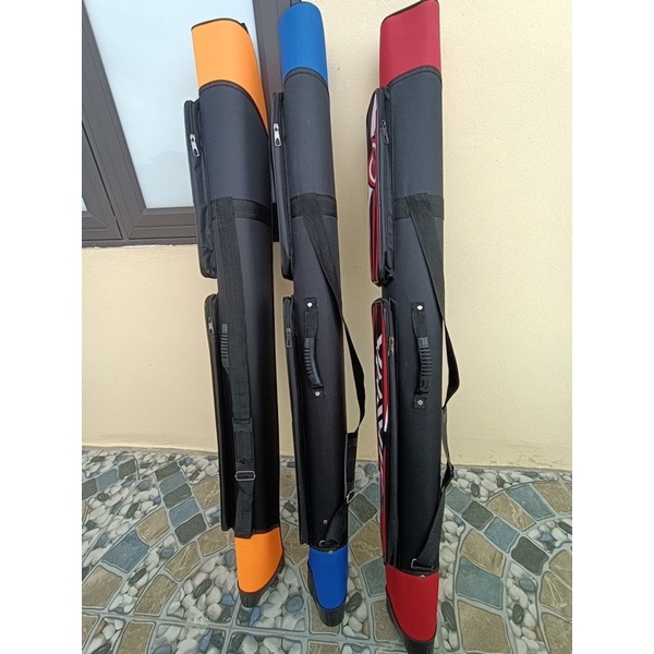Bao đựng cần Daiwa gồm 2 ngăn chính và 2 ngăn phụ