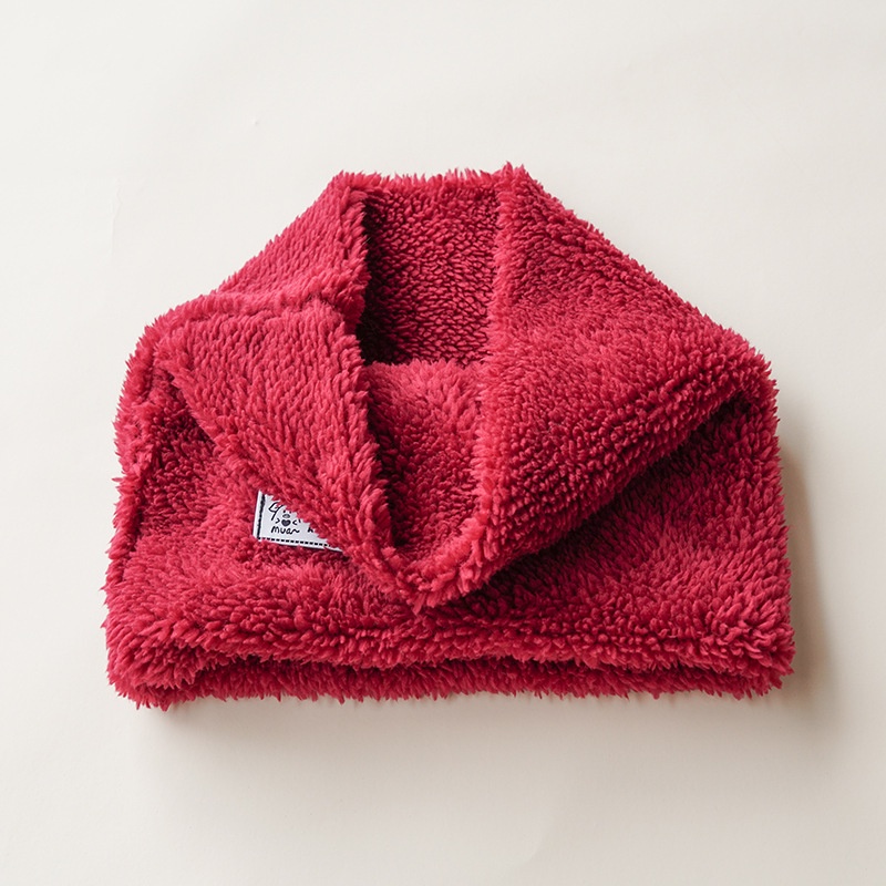 Khăn choàng cổ giúp giữ ấm cho mẹ và bé