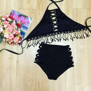 Bikini yếm xẻ tua rua