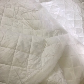 Chúng tôi chuyên cung cấp Bông nhồi gối các loại và bông tấm nhập khẩu Hàn Quốc. Khách sỉ lẻ mời liên hệ để được tư vấn