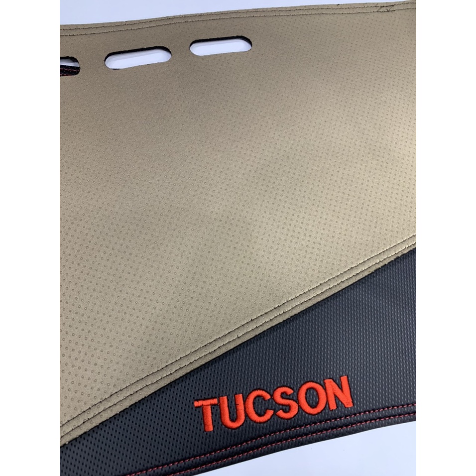 Tucson, Thảm taplo cho xe Hyundai Tucson 2022 - 2023 chất liệu da vân carbon cao cấp hàng loại 1