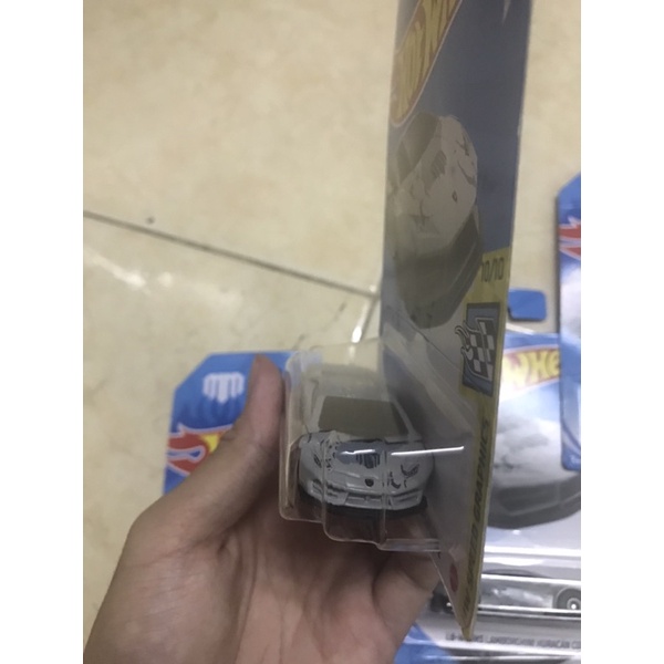 Xe mô hinh hotwheels Lamborghini Huracan coupe 2021