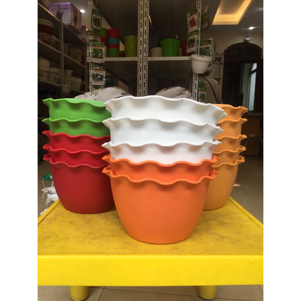 Chậu Ốp Tường- Chậu Nhựa Bán Nguyệt Viền Tim ⚡ XẢ KHO ⚡Siêu Bền, Siêu Đẹp Kèm Tấm Lót Đáy Tránh Ngập Úng Cây