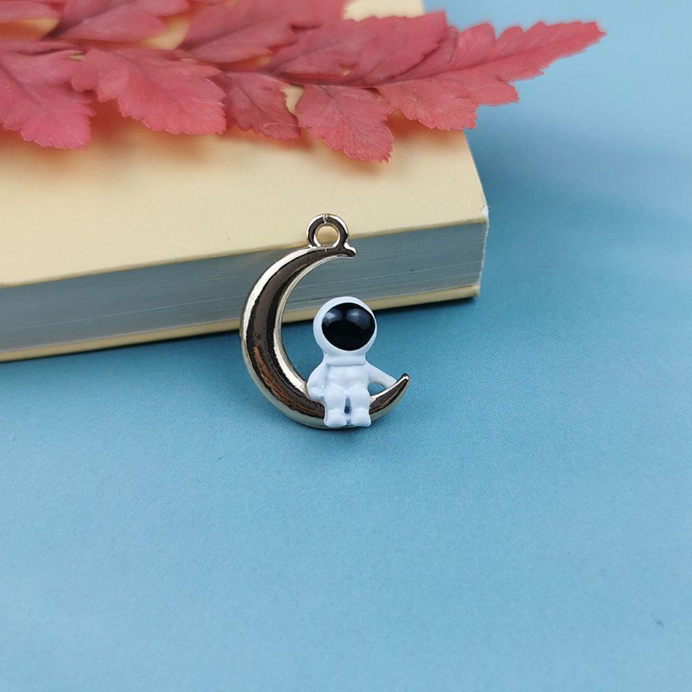 Mặt Vòng cổ / Vòng Tay / Khuyên Tai Họa Tiết Phi Hành Gia Hoạt Hình Dễ Thương DIY