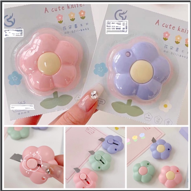 Dao rọc giấy mini dao cắt giấy cute bỏ túi tiện lợi có nút bấm an toàn hình bông hoa 3 màu dễ thương