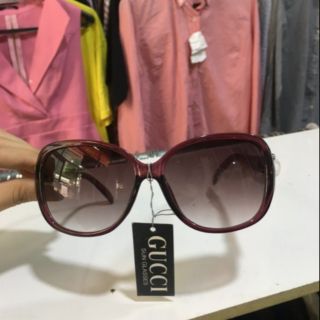 Kính Si hàng hiệu độc lạ