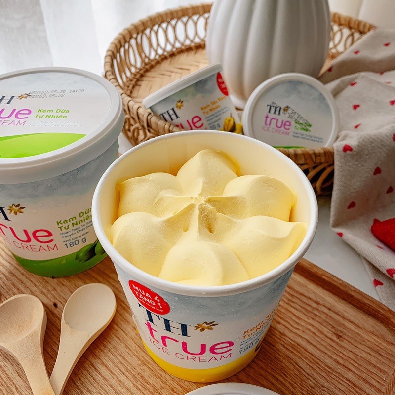 thùng kem hộp TH TRUE ICE CREAM LOẠI 180g x 6 vị trà xanh/dừa/dầu riêng