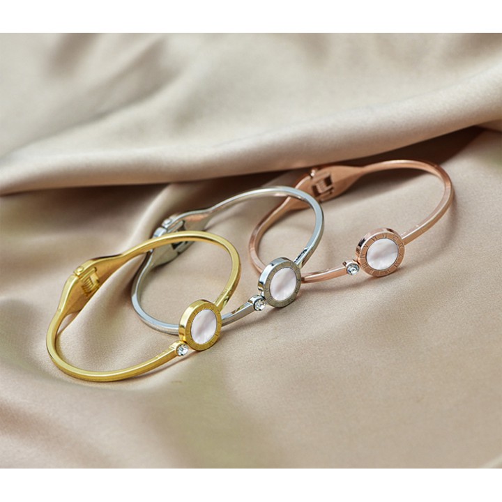 Vòng tay nữ titan cao cấp có mặt la mã siêu đẹp, bền màu, hợp thời trang