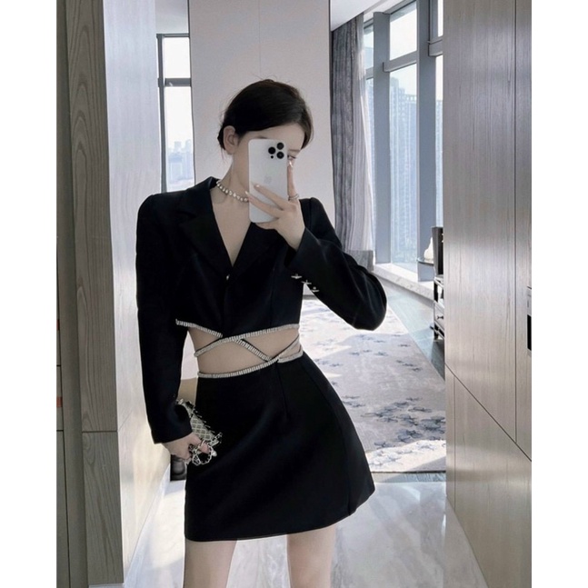 SET CROP ĐEN CỔ VEST CỘT DÂY EO VIỀN ĐÁ + CHÂN VÁY