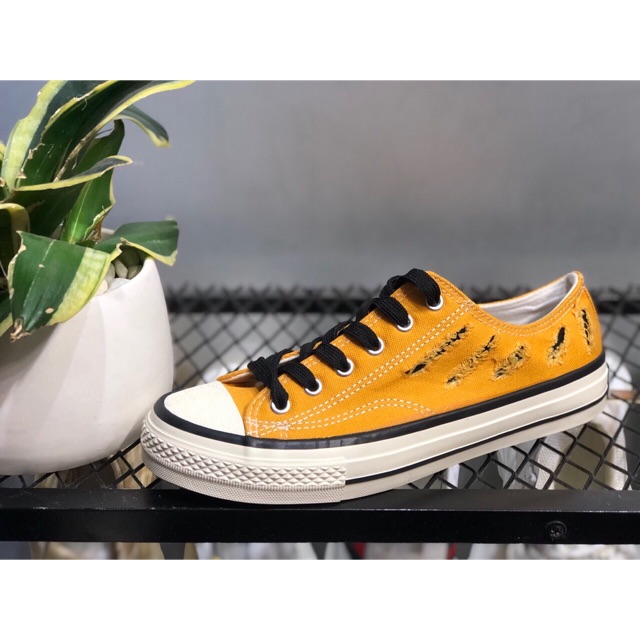 THANH LÝ ĐÔI VÀNG CÒN SIZE 38