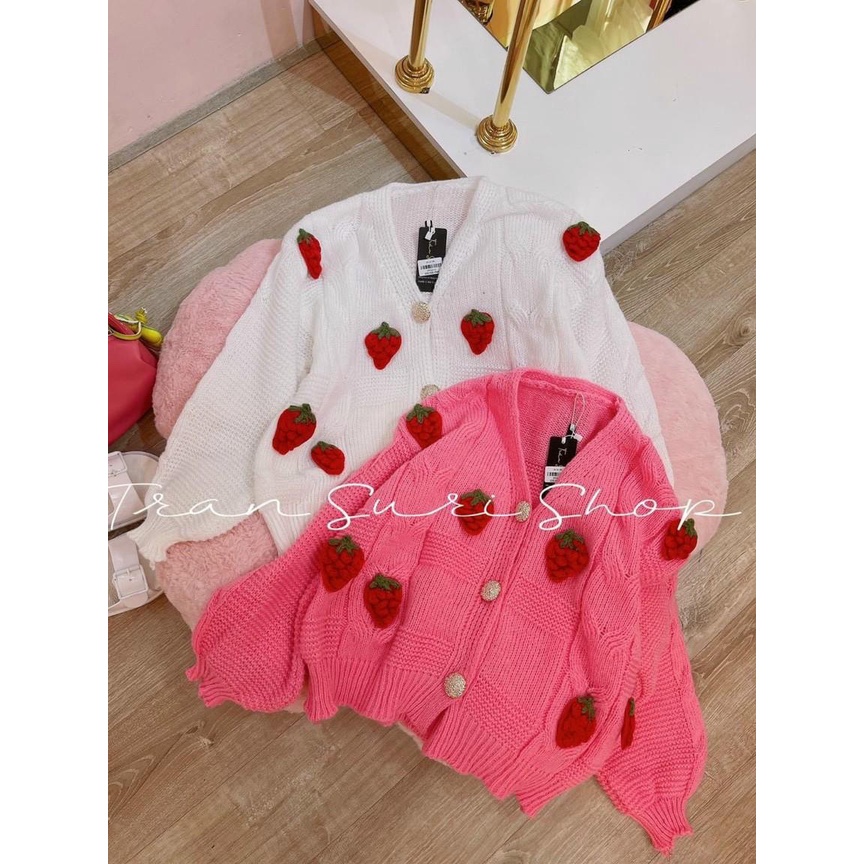 Áo khoác len nữ tay dài 3 nút thêu trái dâu