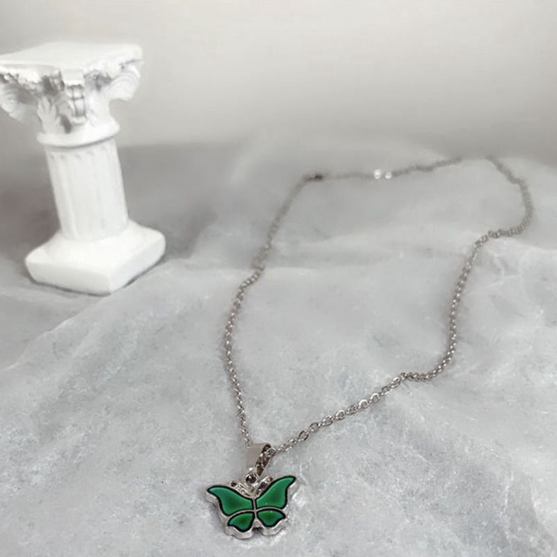 Vòng Cổ Mặt Bướm Đổi Màu Theo Nhiệt Độ