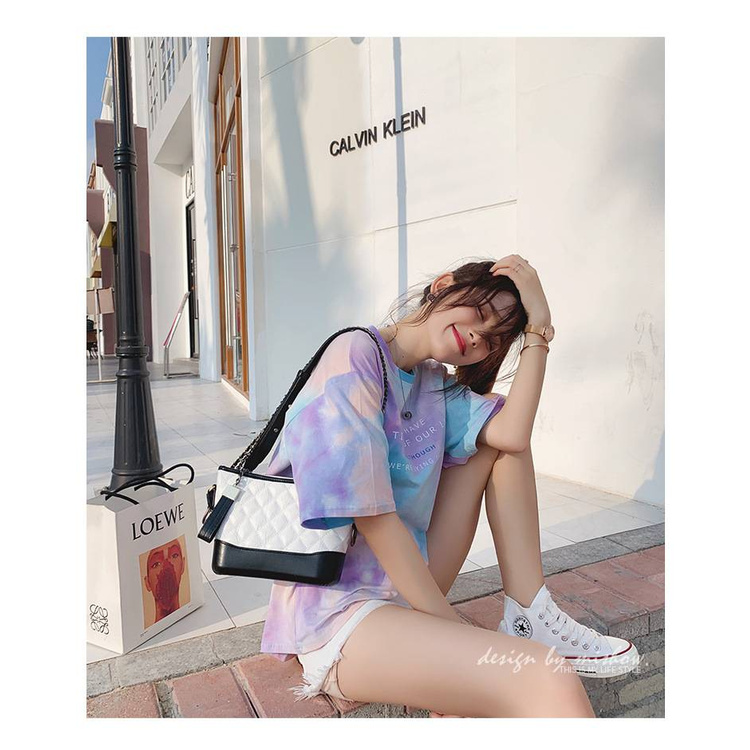 🌺 This year's popular tie dyeing element store manager recommended 💖 Korean students 慵 short t rainbow loose female long section T-staining letter print female top [Spot 1511]