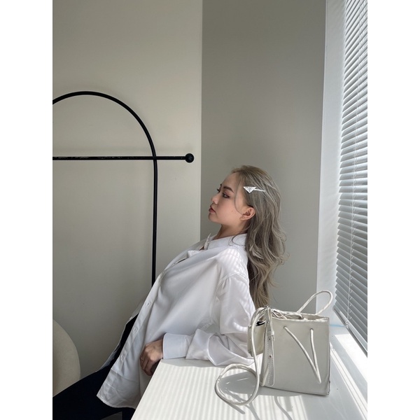 Áo sơ mi trắng Amelie form rộng SM6 | BigBuy360 - bigbuy360.vn