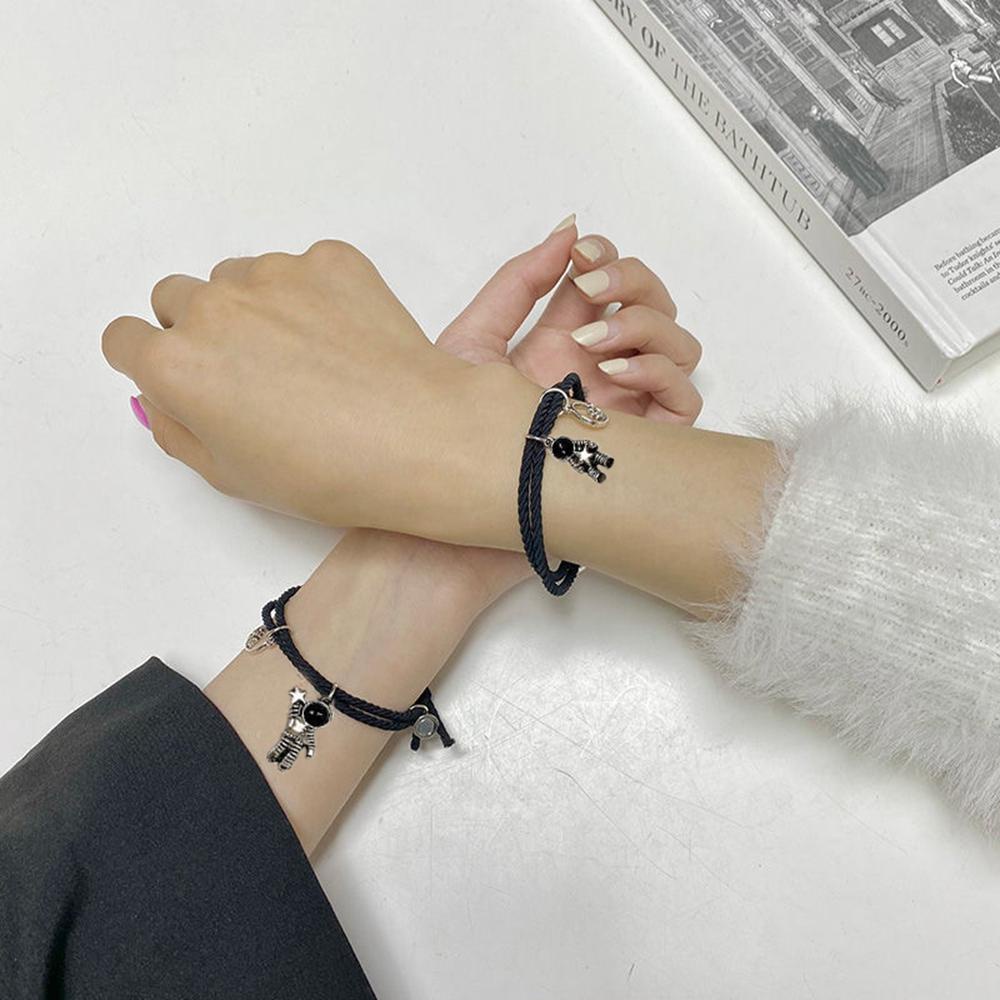 Vòng Đeo Tay Bằng Hợp Kim Họa Tiết Phi Hành Gia Và Núi Biển Có Thể Điều Chỉnh