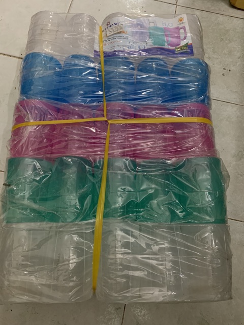 10 LY QUAI UỐNG BIA NHỰA MÀU VÀ TRẮNG