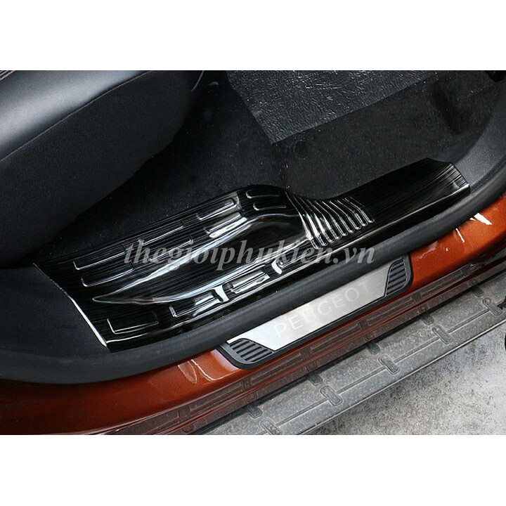 Ốp bậc cửa, Nẹp bước chân trong, ngoài xe Peugeot 3008 chất liệu titan