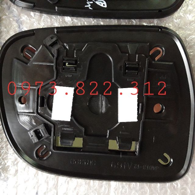 Mặt gương chiếu hậu Innova 05-12