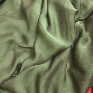 Vải voan tơ đỏ tươi / xanh rêu