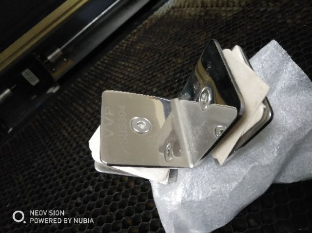 Kẹp kính 90° độ kép