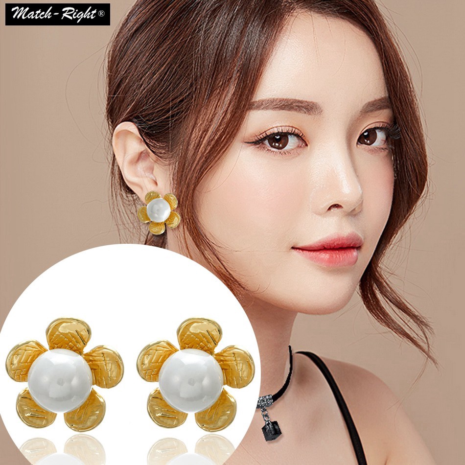 Khuyên tai hoa đính ngọc trai nhân tạo phong cách Hàn Quốc