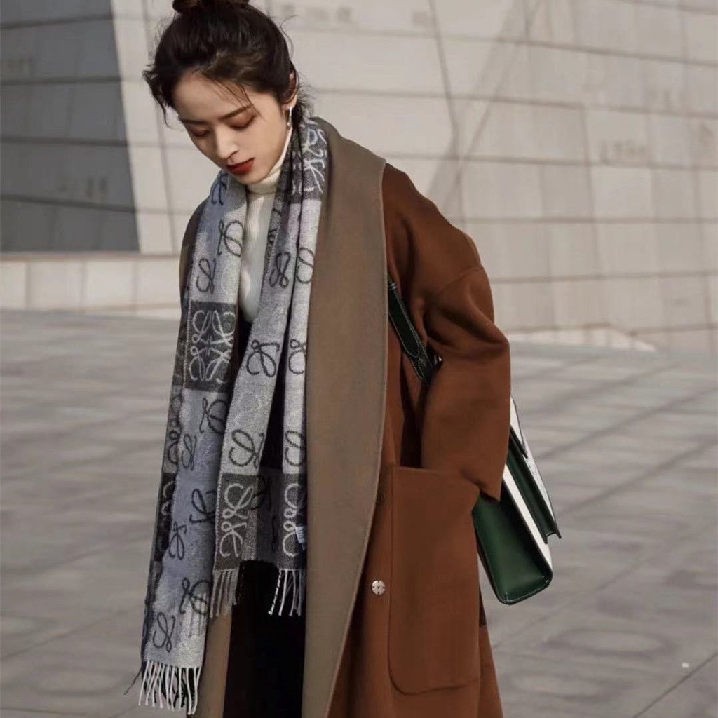 Khăn choàng cổ họa tiết ca rô thời trang thu đông mới 2021 dành cho học sinh
 | BigBuy360 - bigbuy360.vn