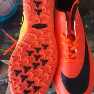 Giày đá bóng CR7