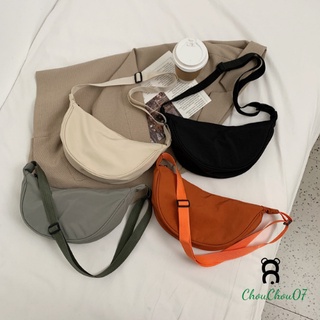 Túi xách đeo chéo phong cách unisex, màu sắc trending