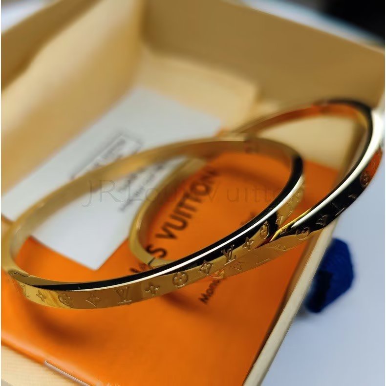 Vòng Tay Louis Vuitton Bằng Thép Titan Họa Tiết LV Monogram