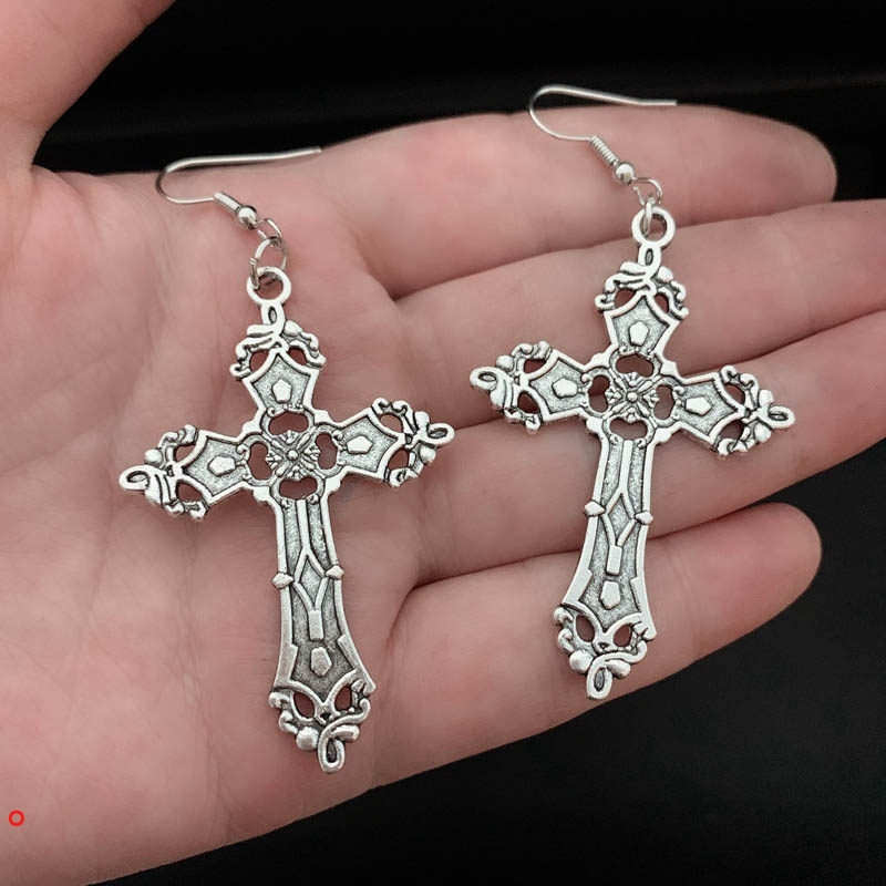 Hoa tai dáng dài phối hình chữ thập phong cách vintage thời trang