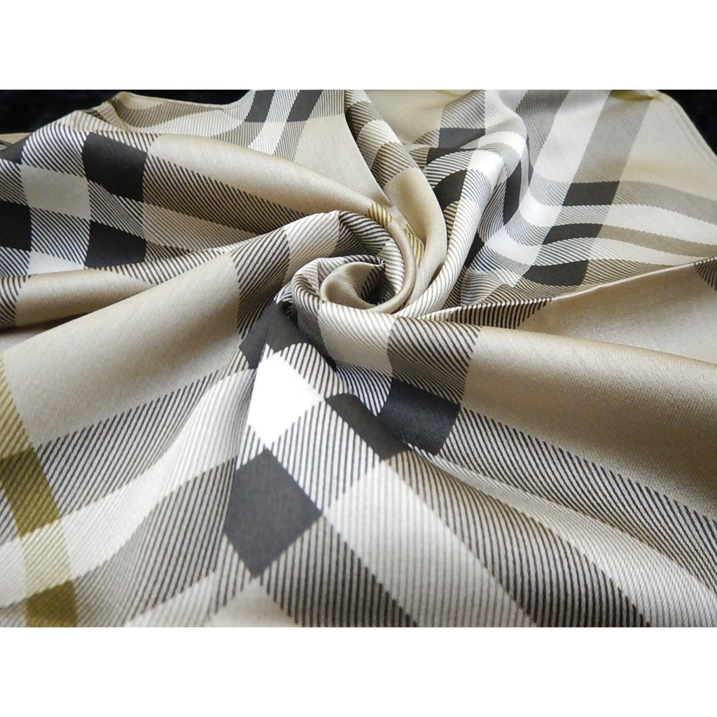 Khăn mùi xoa cao cấp Burberry chuẩn. 100% cotton. sản xuất nhật bản