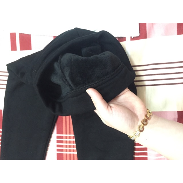 Pass lại quần mèo size M (đùi mông to thì chắc ai mặc S mới vừa) e mua về mặc mà đùi vs mông to nên ko vừa. E 50kg ạ :)