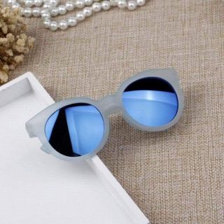Kính mắt trẻ em