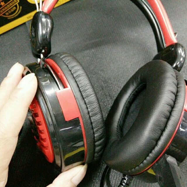 TAI NGHE GAME THỦ CHỤP TAI YL-902 CÓ MIC THOẠI KIỂU DÁNG SÀNH ĐIỆU CHẤT LIỆU SIÊU BỀN ( dùng cho cả điện thoại và PC )