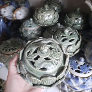 lư sen men rạn dùng để đốt trầm