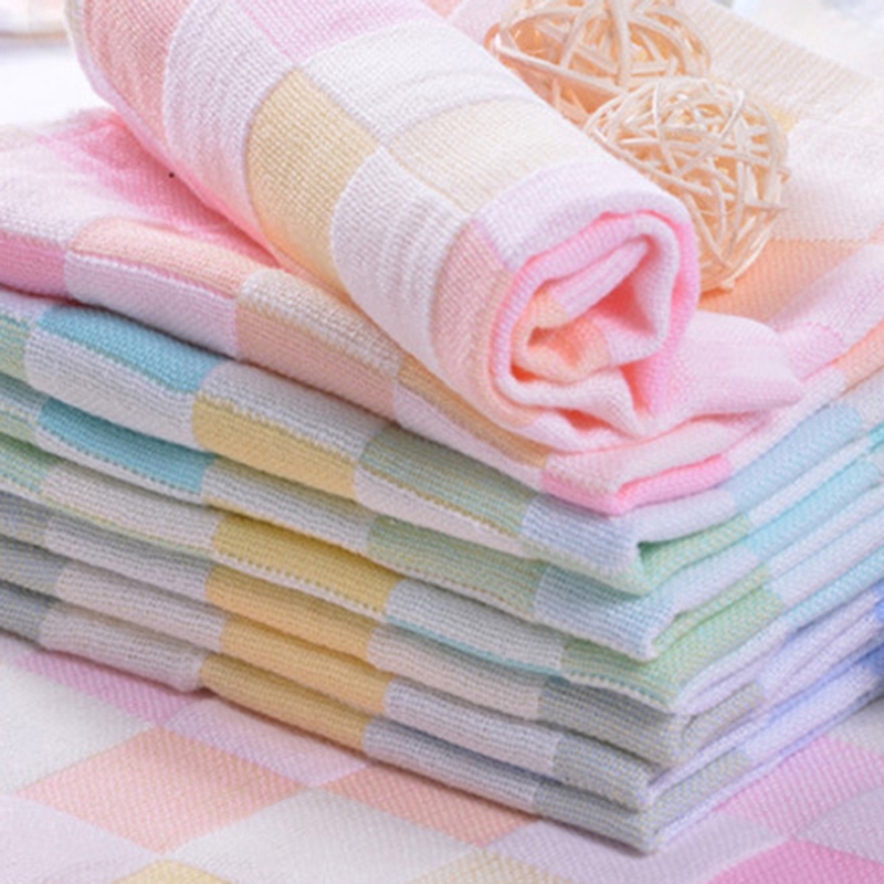 Khăn tắm làm từ cotton mềm mại dành cho bé