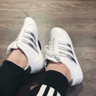 Giày adidas